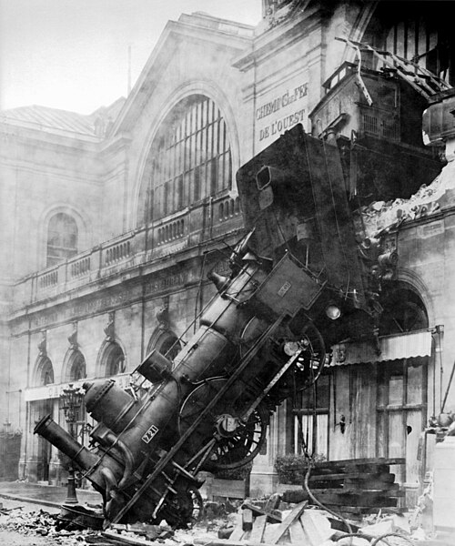 By Photo credited to the firm Levy & fils by Wikipedia.
